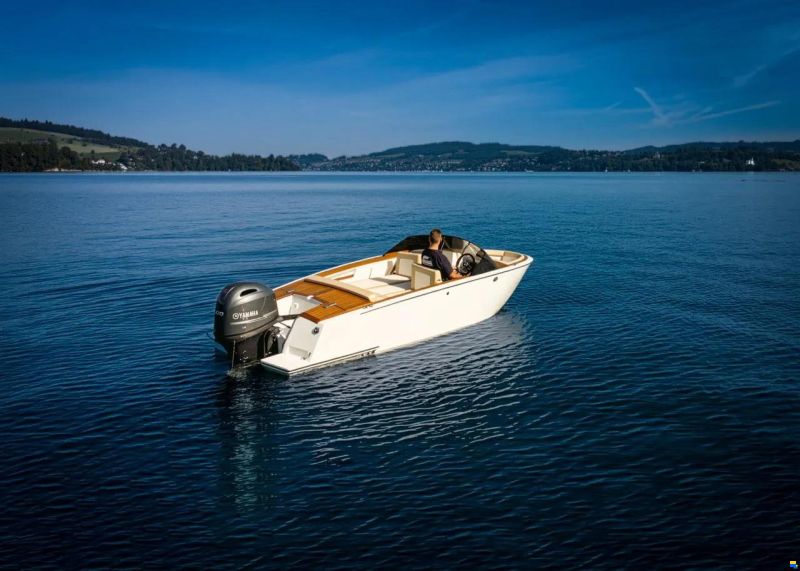 Flying Shark 5.7 Bowrider