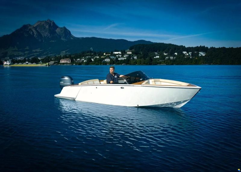 Flying Shark 5.7 Bowrider