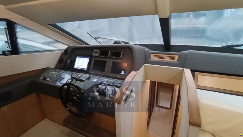 Ferretti 681