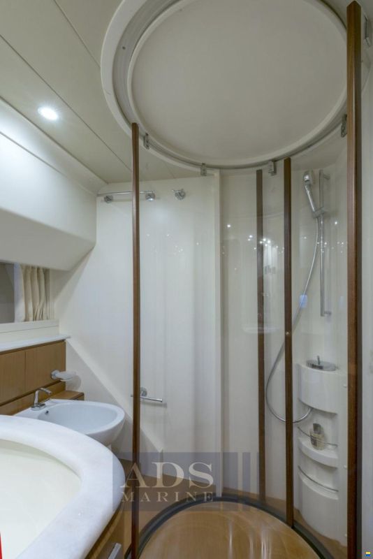 Ferretti 681