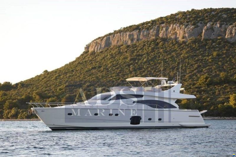 Ferretti 681