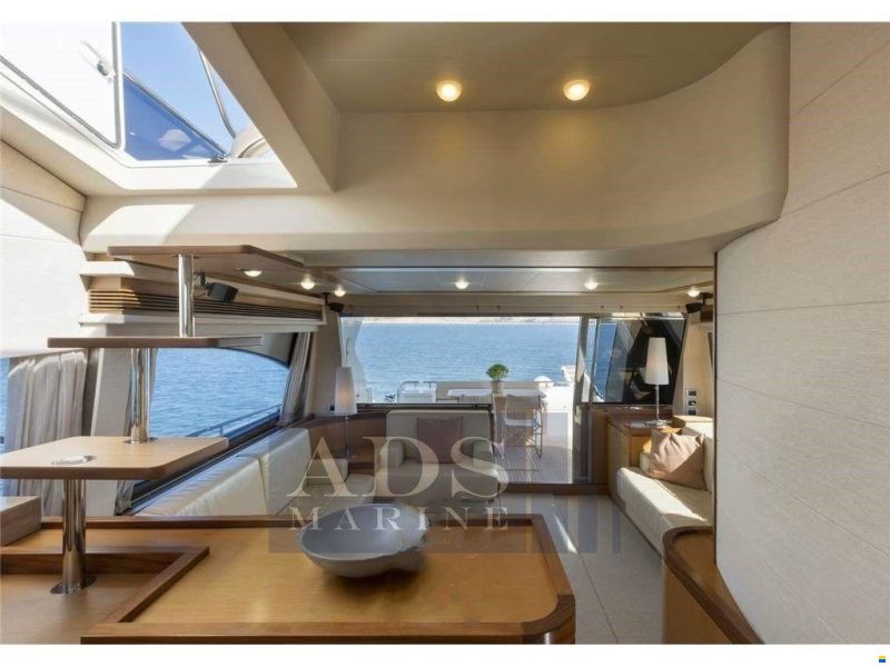 Ferretti 681