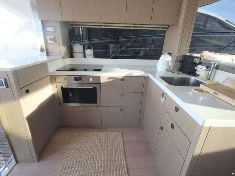 Sunseeker Manhattan 52