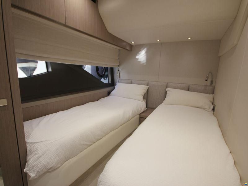 Sunseeker Manhattan 52