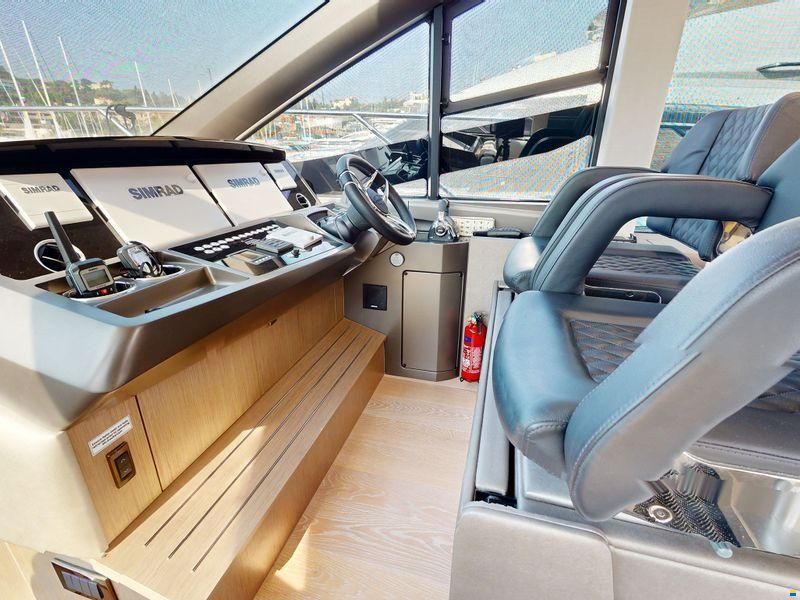 Sunseeker Manhattan 52