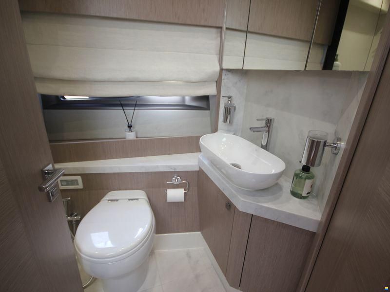 Sunseeker Manhattan 52