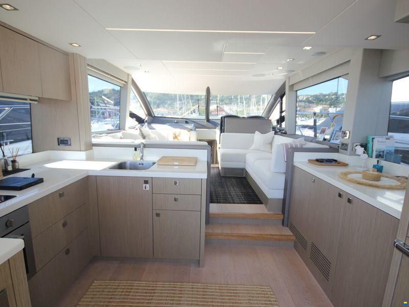 Sunseeker Manhattan 52