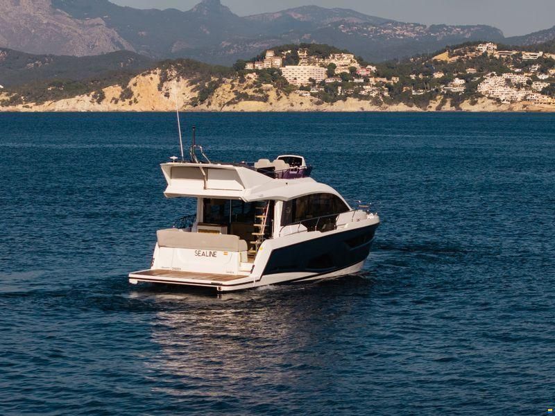 Sealine International F430