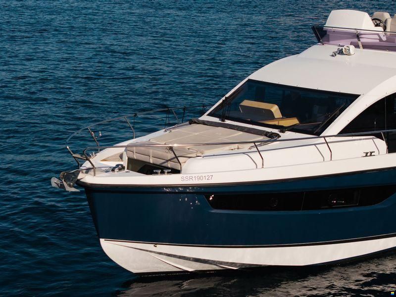 Sealine International F430