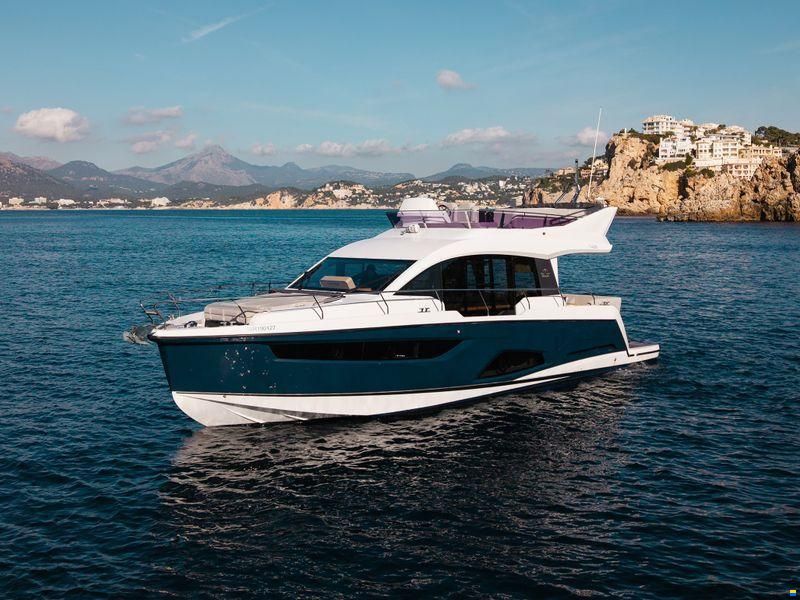 Sealine International F430