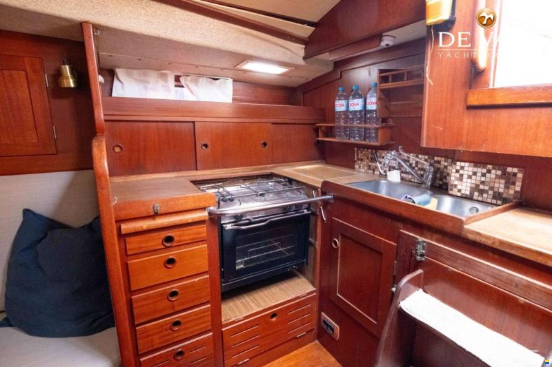 Hallberg-Rassy 38
