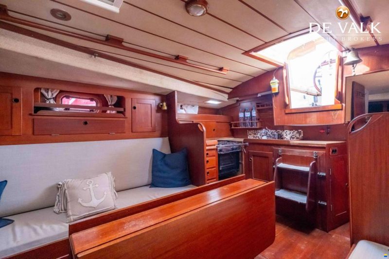Hallberg-Rassy 38
