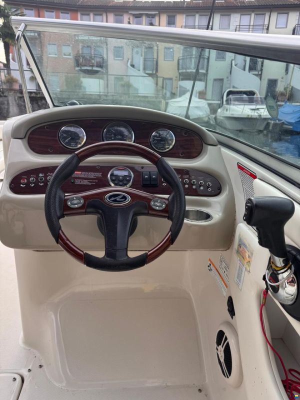 Sea Ray 240 SD
