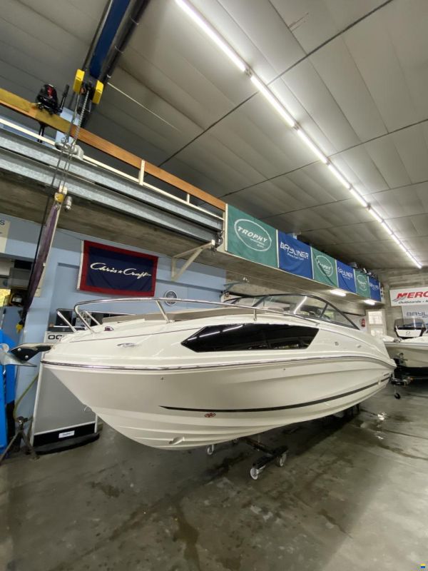 Bayliner VR6 CUDDY