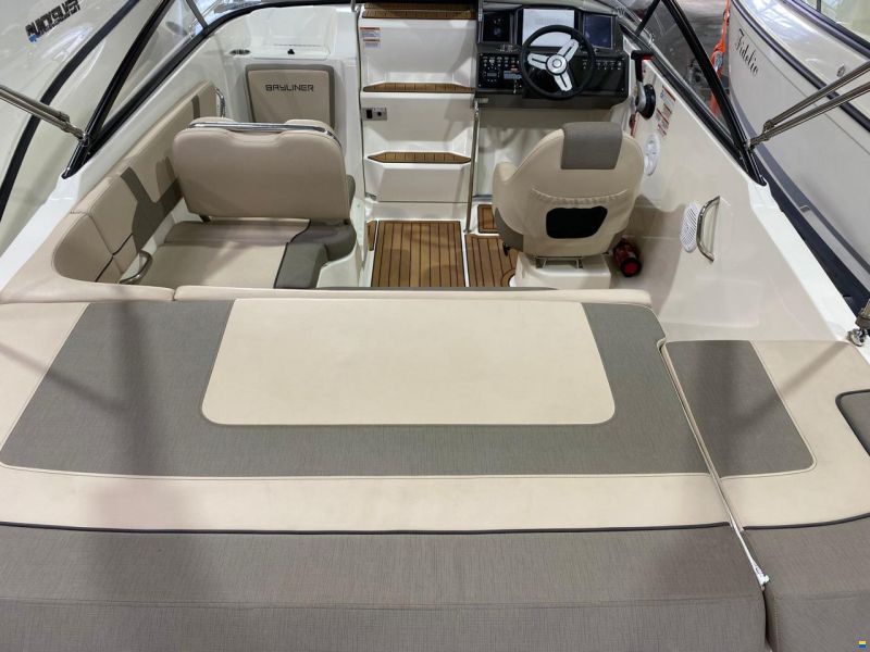 Bayliner VR5C