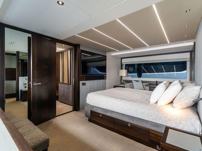 Sunseeker 76 Yacht