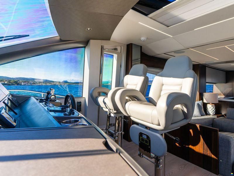 Sunseeker 76 Yacht