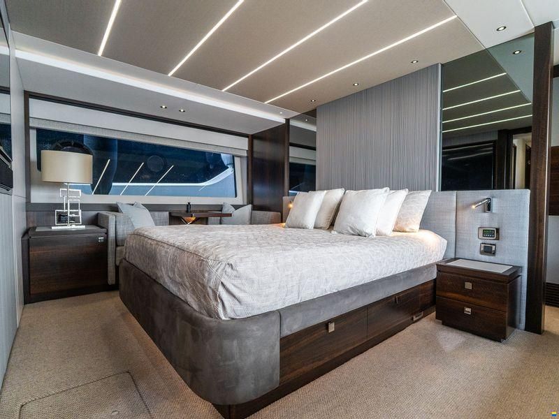 Sunseeker 76 Yacht