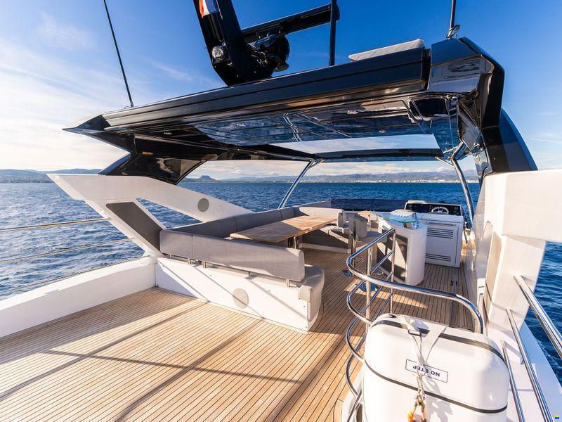 Sunseeker 76 Yacht