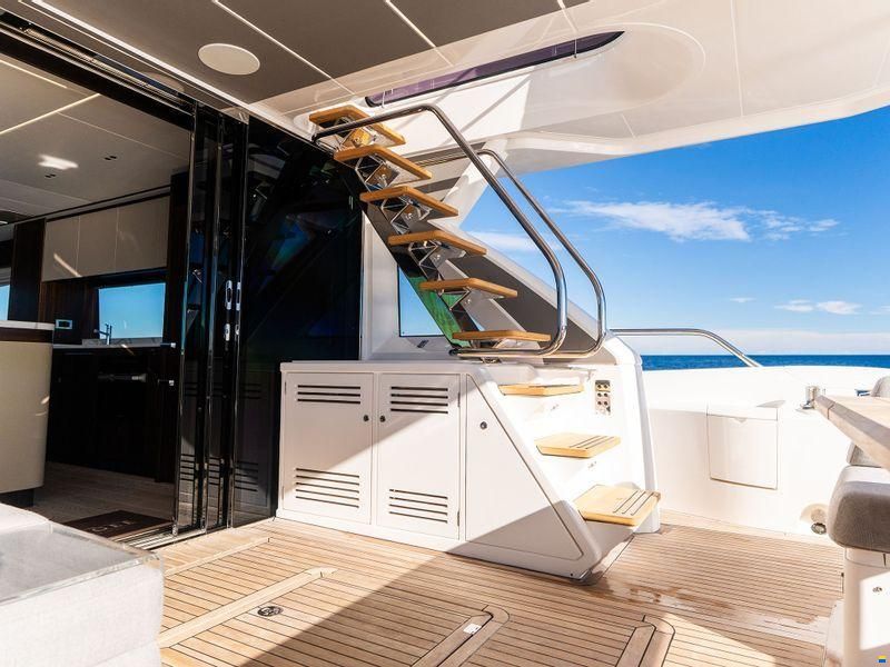 Sunseeker 76 Yacht