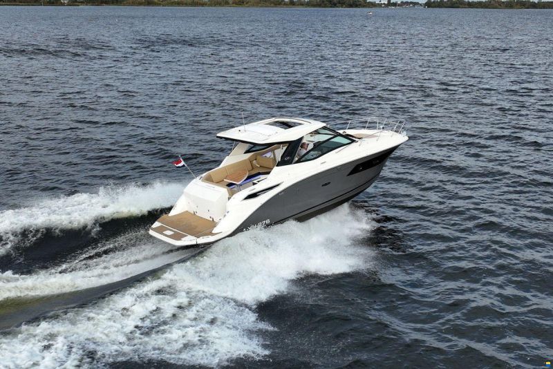Sea Ray Sundancer 320
