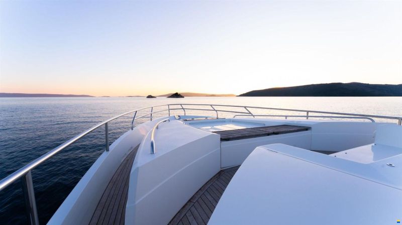 Princess V72