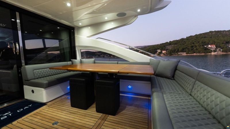 Princess V72