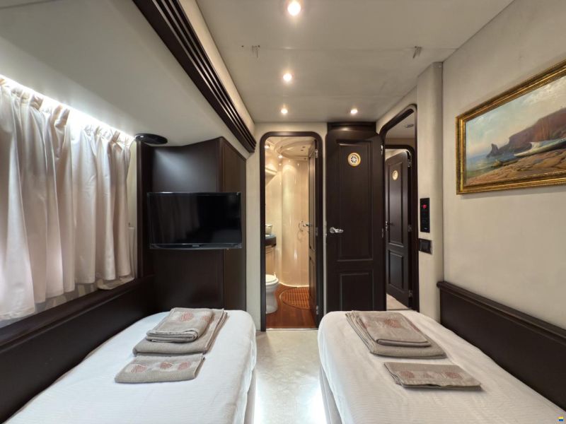 Azimut 68 Plus