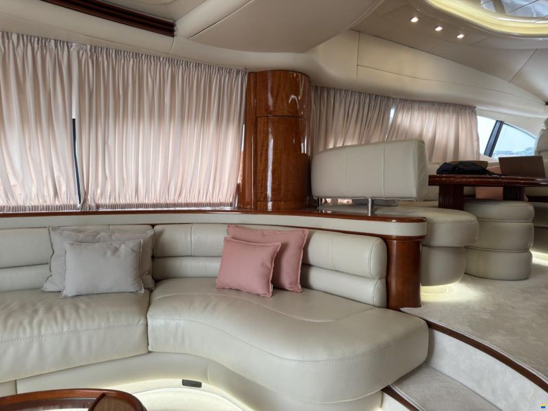 Azimut 68 Plus