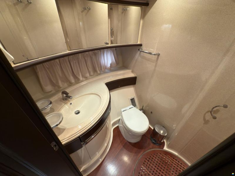 Azimut 68 Plus