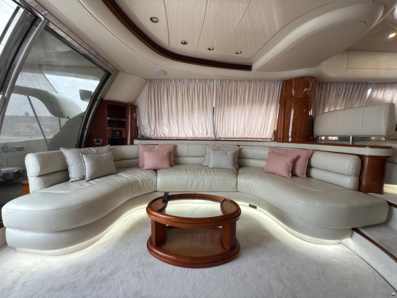Azimut 68 Plus