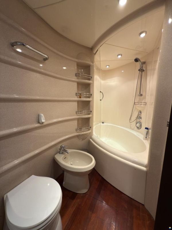 Azimut 68 Plus
