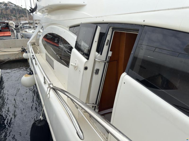 Azimut 68 Plus