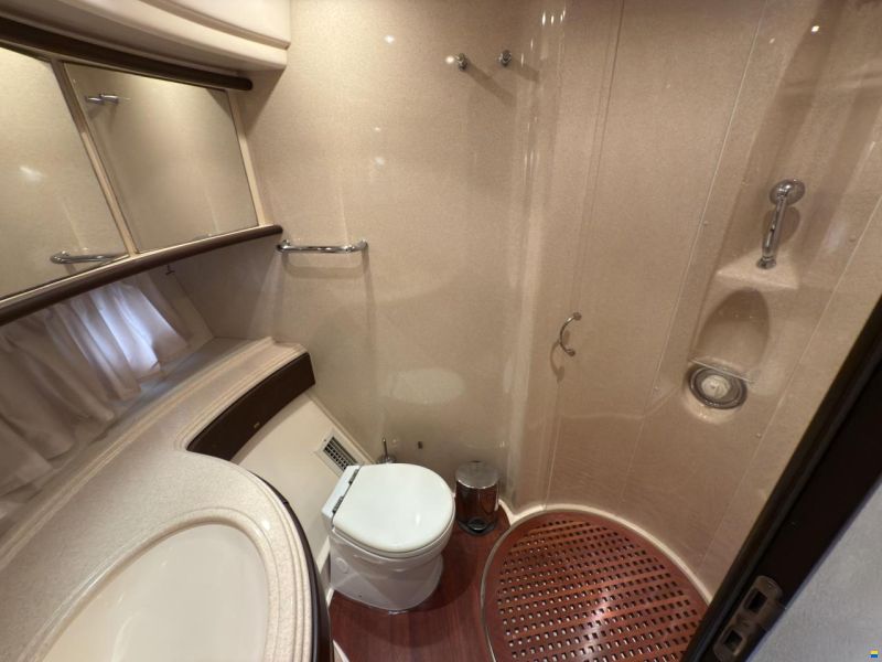 Azimut 68 Plus