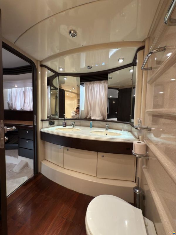 Azimut 68 Plus