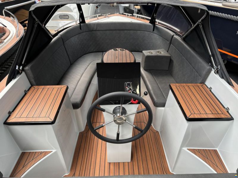 Maxima 630 Tender