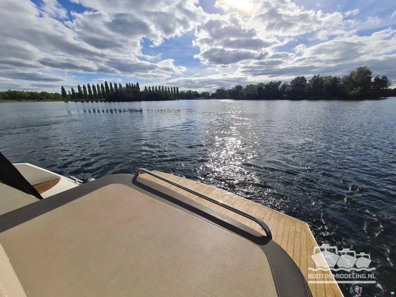 Galeon 325 Open