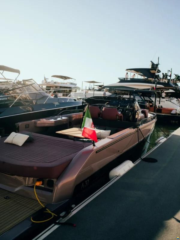 Cranchi A32 Luxury Tender