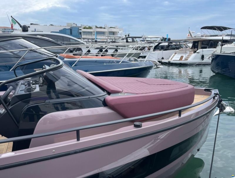 Cranchi A32 Luxury Tender