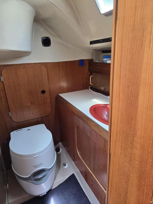 Beneteau First 325