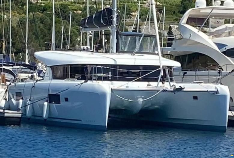 Lagoon 42