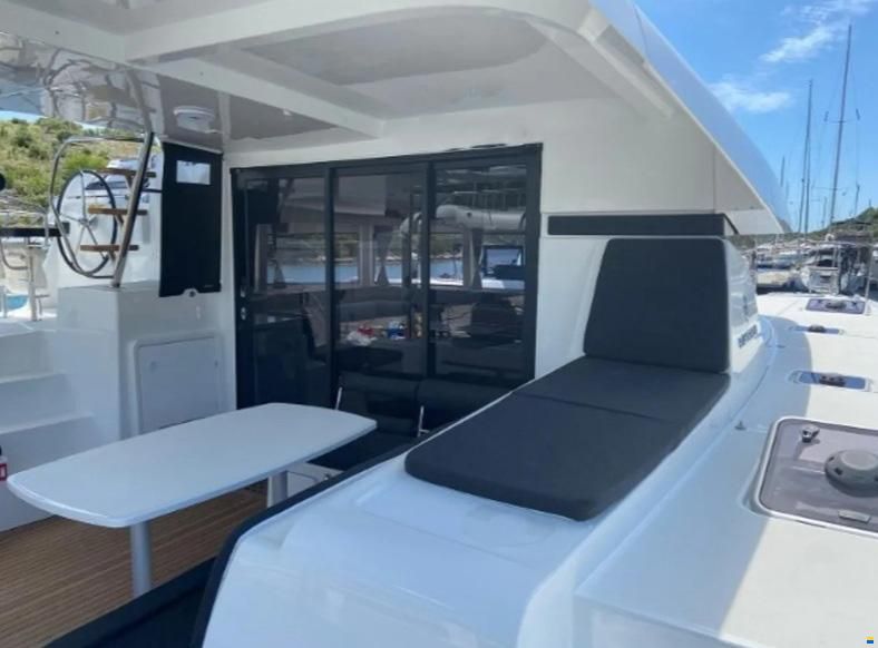 Lagoon 42