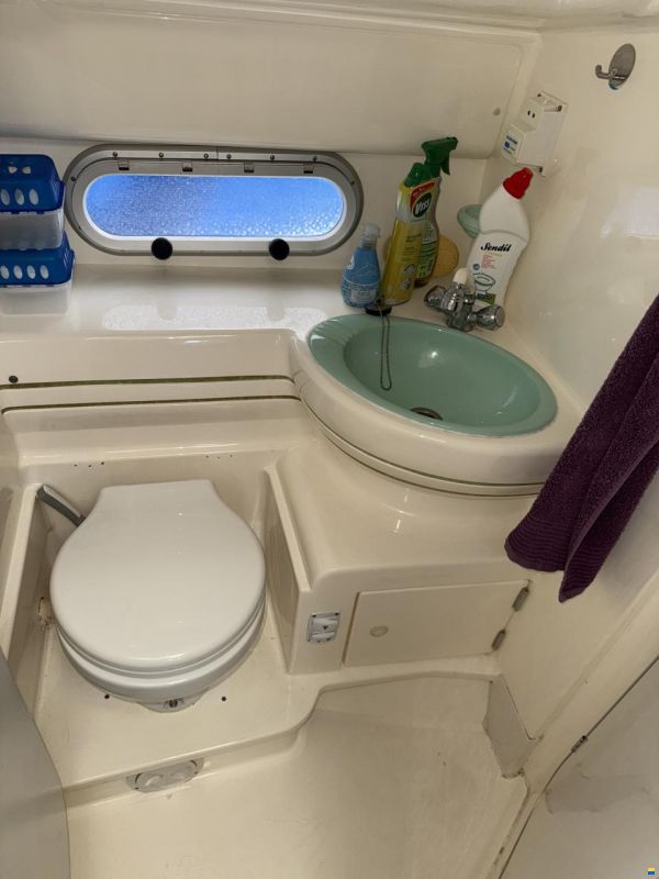 Sealine F 330