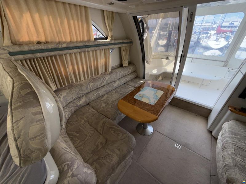 Sealine F 330