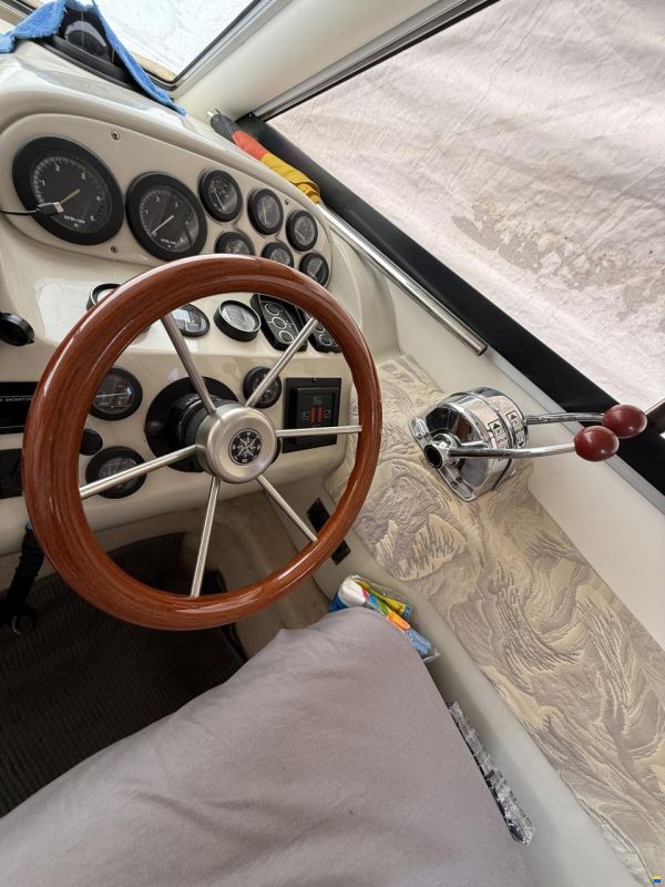 Sealine F 330
