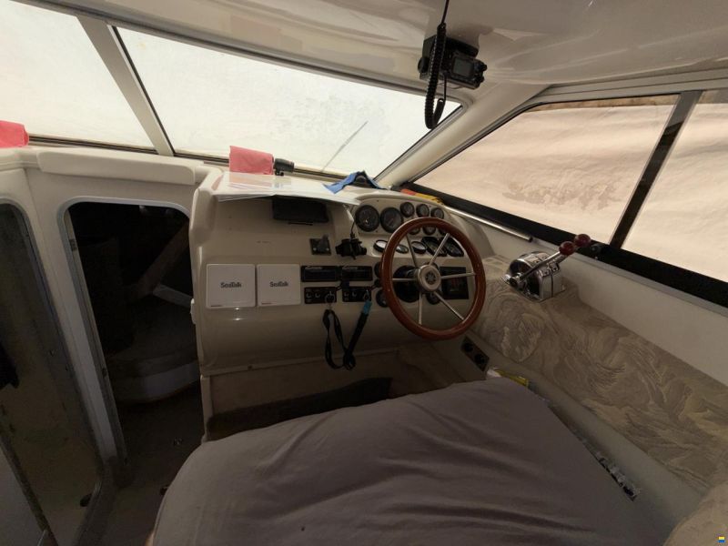 Sealine F 330