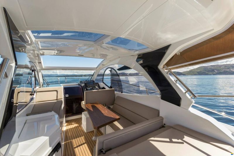Galeon 305 HTS