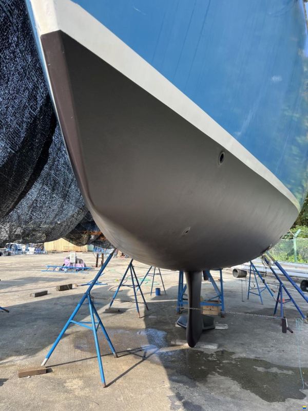 Dromor Triton 48