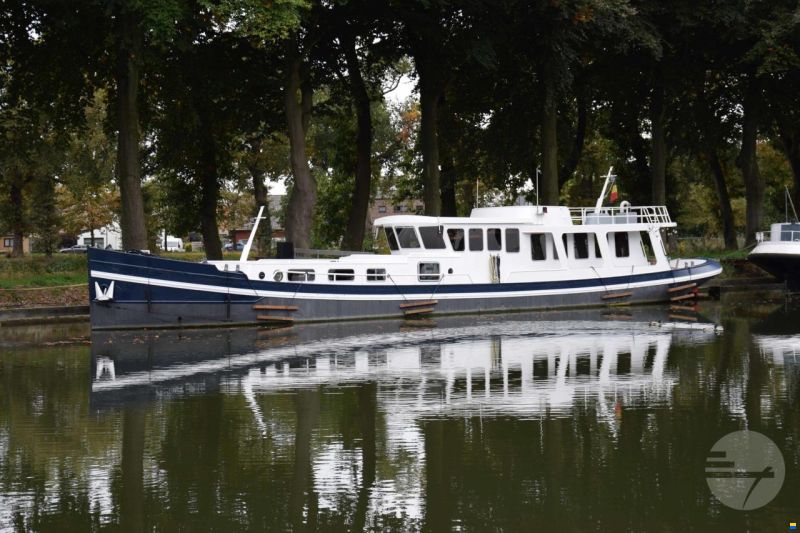 Luxemotor 24.75