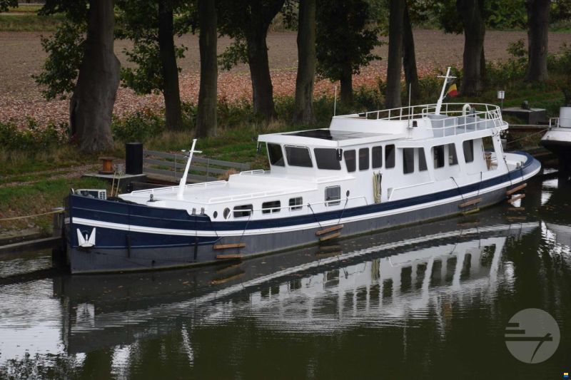 Luxemotor 24.75